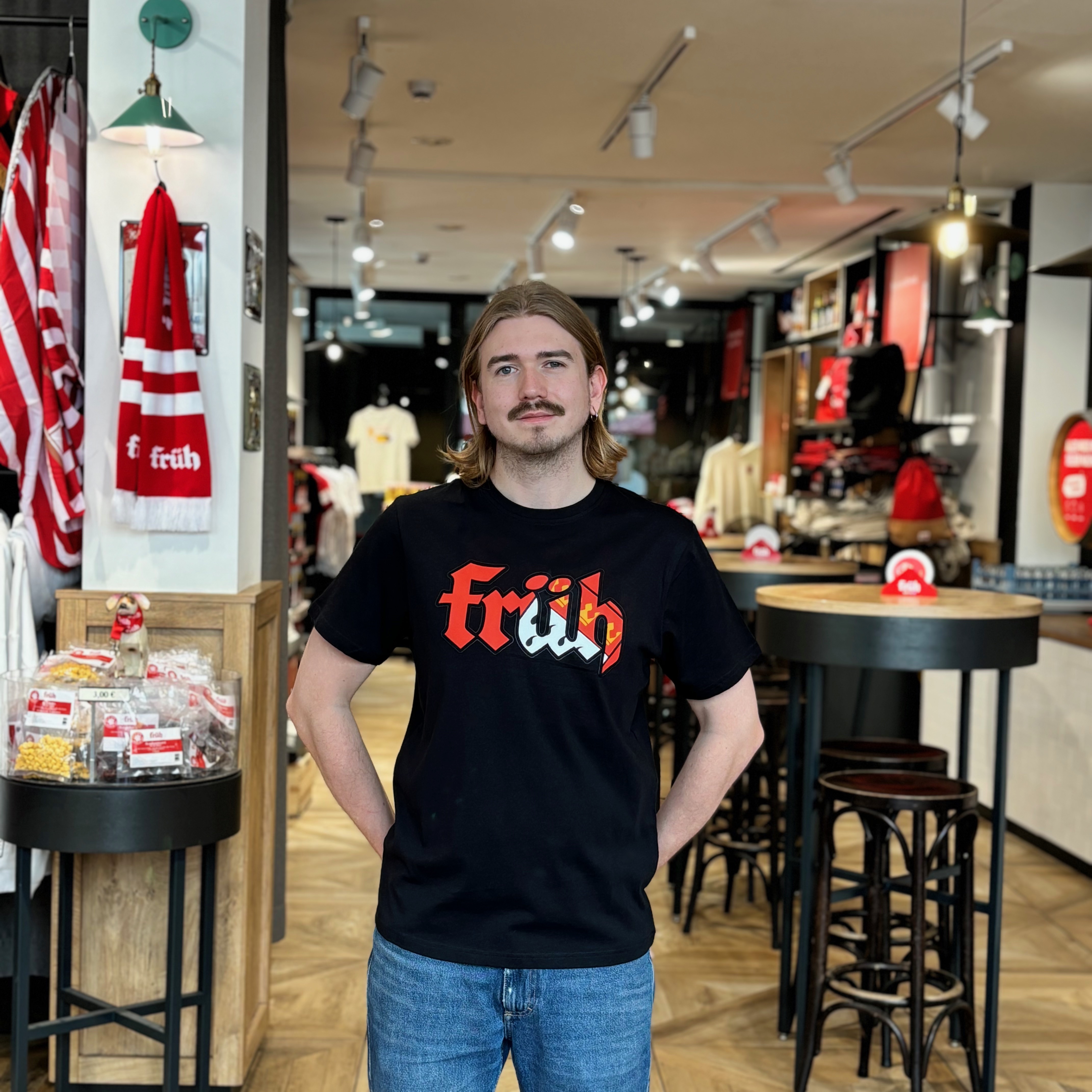 FRÜH Shirt Schwarz Wappen